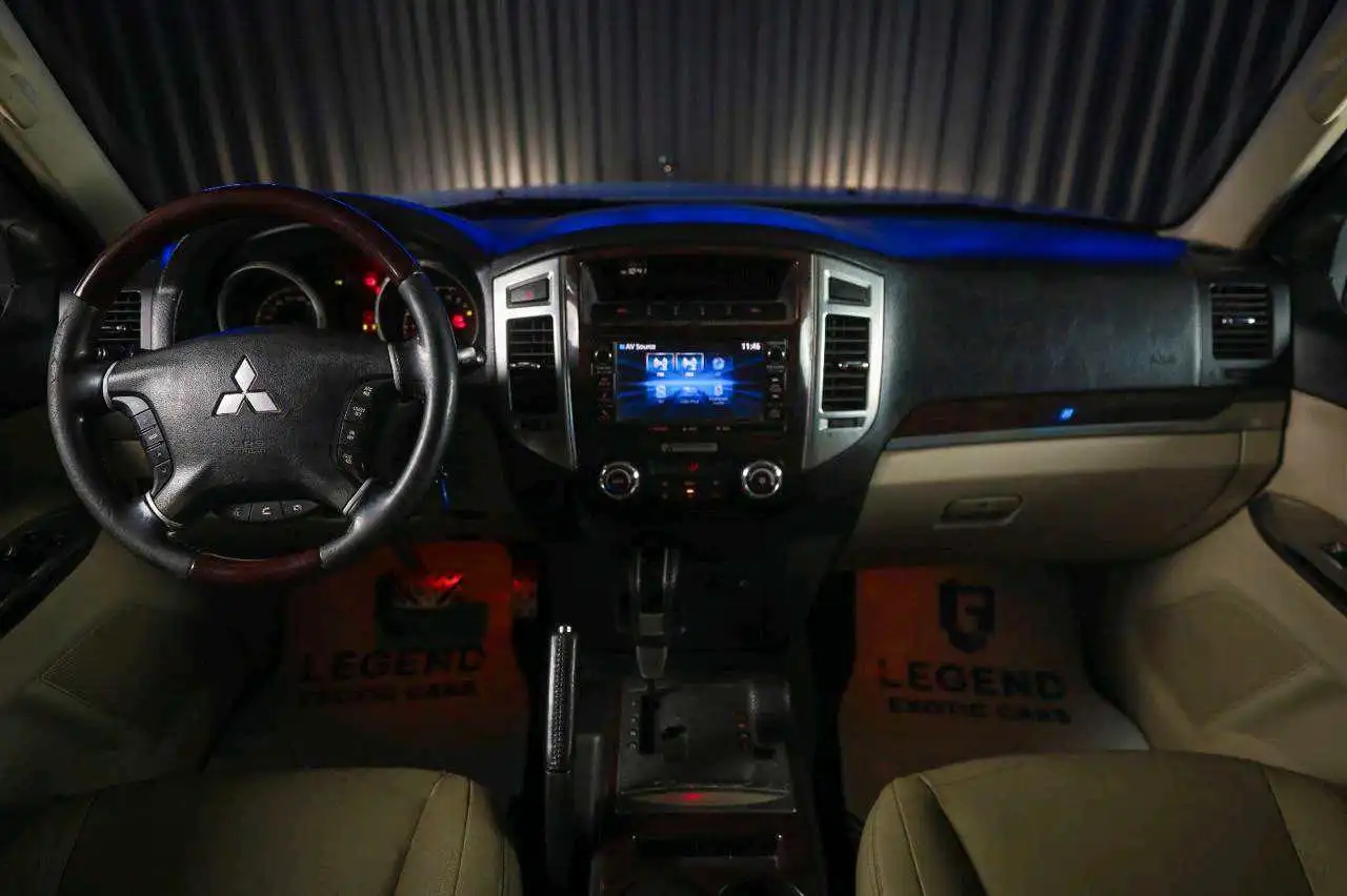 ميتسوبيشي باجيرو 2017